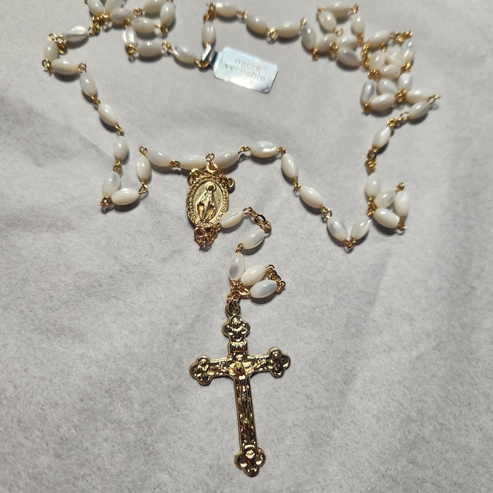 Vera Madreperla Gold and White Rosary